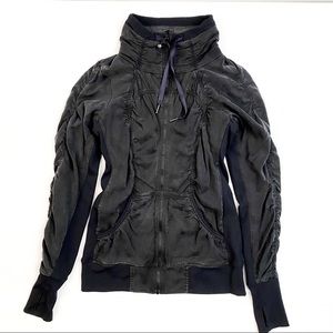 Lululemon Zip Jacket Pre-loved like new Size 6
